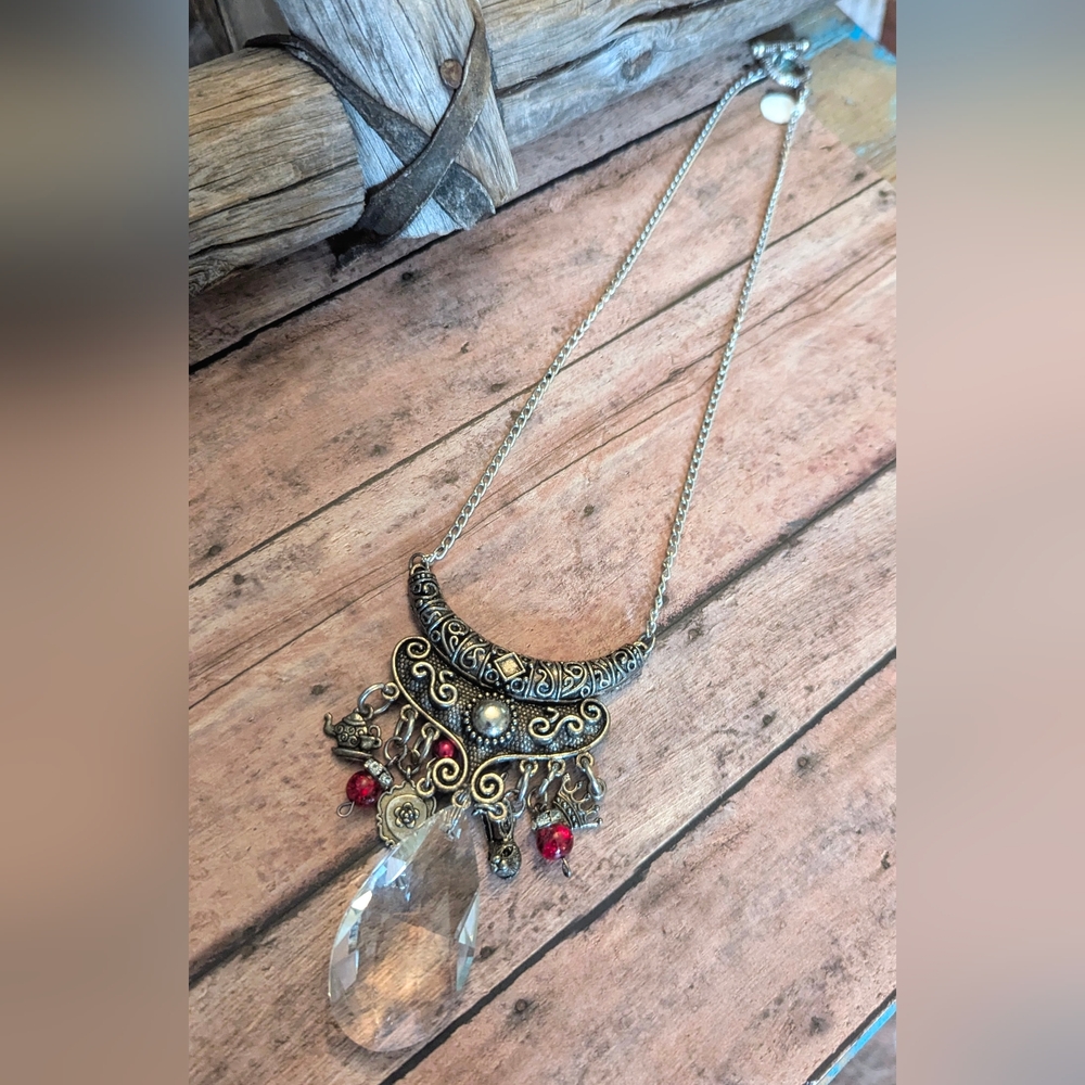 NWT Original Alice in Wonderland Theme Glass Crystal Necklace With Charms